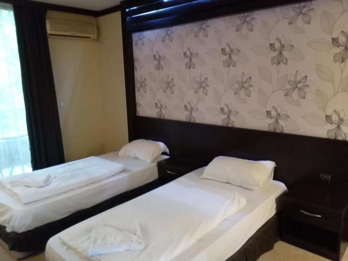 Park Hotel Stratesh Łowecz Zewnętrze zdjęcie