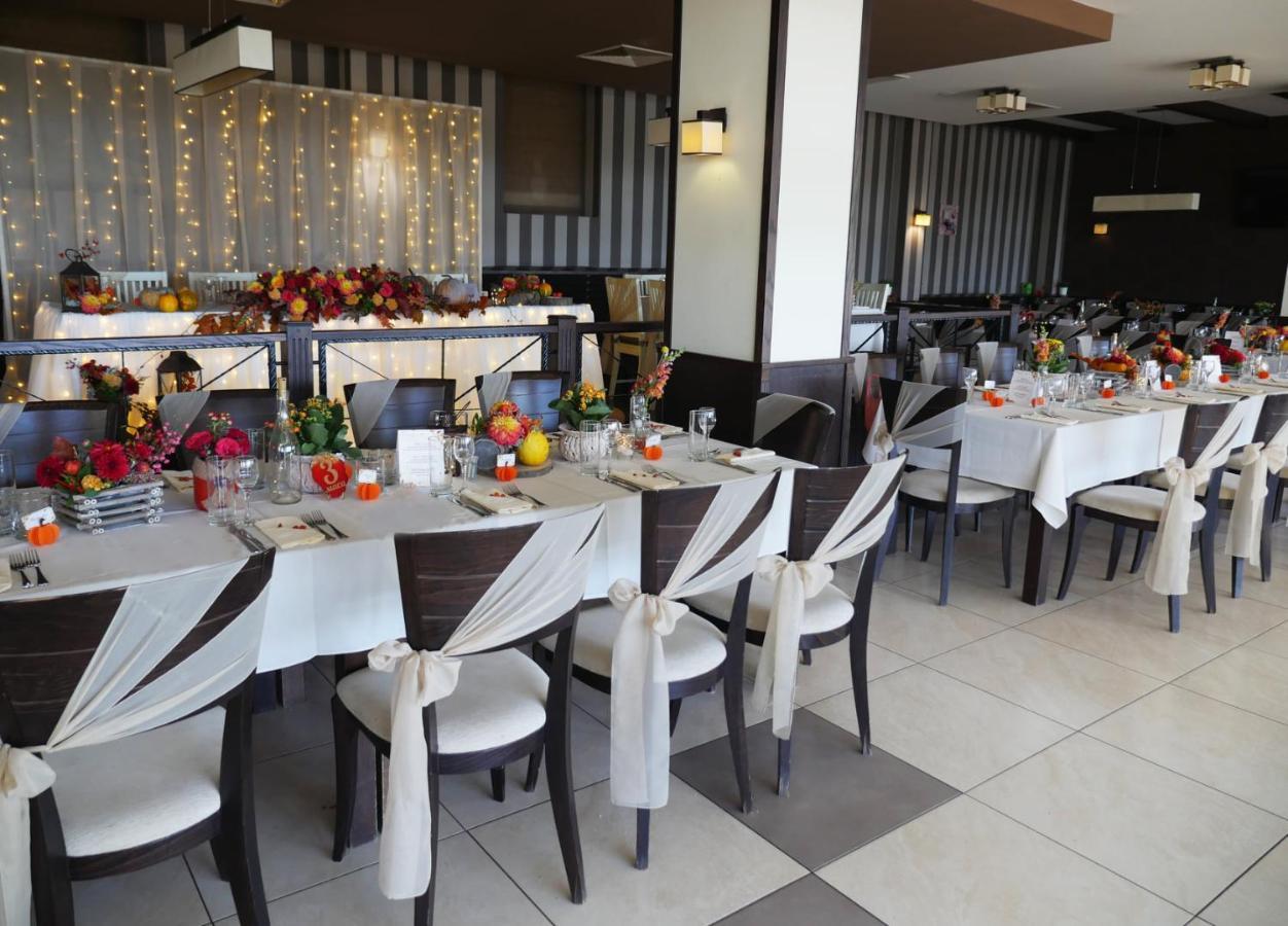 Park Hotel Stratesh Łowecz Zewnętrze zdjęcie