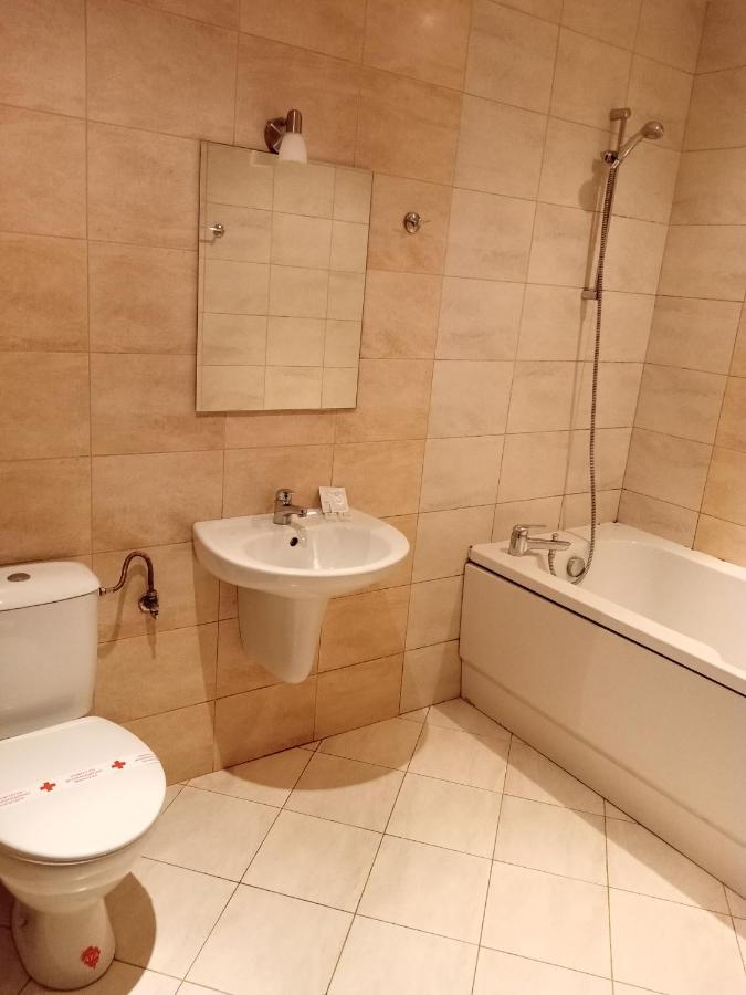 Park Hotel Stratesh Łowecz Zewnętrze zdjęcie
