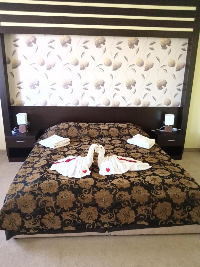 Park Hotel Stratesh Łowecz Pokój zdjęcie